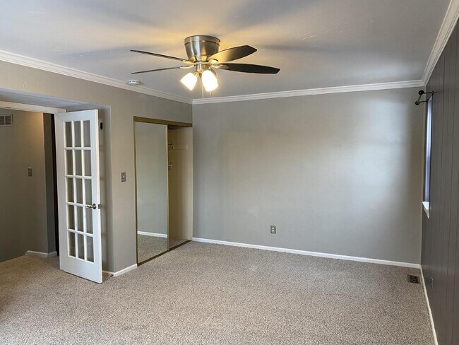 Building Photo - "Charming 2-Bed Townhouse Retreat in Denver – Spacious 1,240 Sq Ft with 1.5 Baths!"