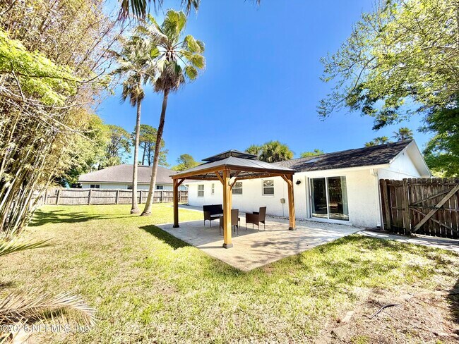 Building Photo - 25 Seatrout St