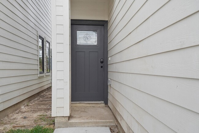 Building Photo - 2419 Rosewood St