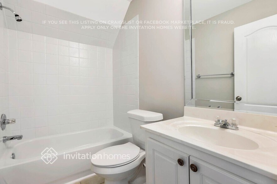 Building Photo - 495 Langley Creek Dr
