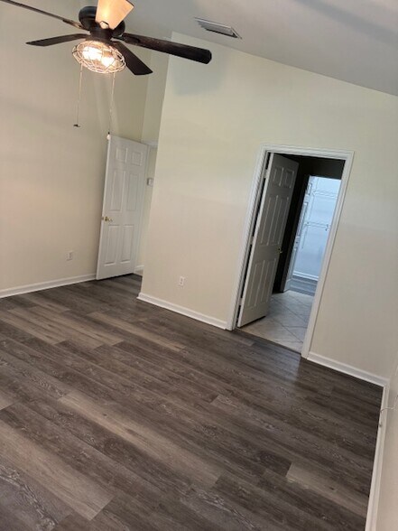 Building Photo - 11075 Lancewood St