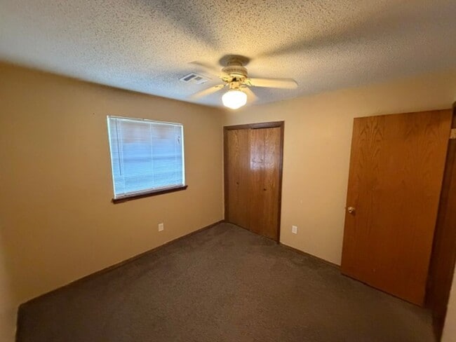 Building Photo - Wonderful east Norman home! Three bed, two bath, two car garage, fully fenced yard!