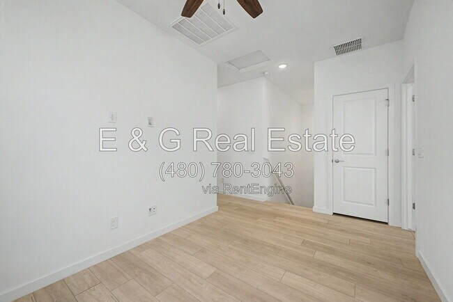 Building Photo - 2771 S Chippewa Dr