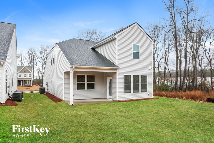 Building Photo - 586 Hillpark Ln