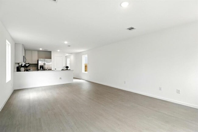 Building Photo - 18210 Via Aurelia Dr