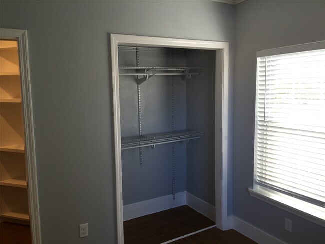 Building Photo - 1107 13th St