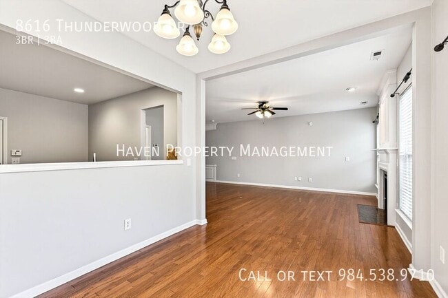 Building Photo - 8616 Thunderwood Dr