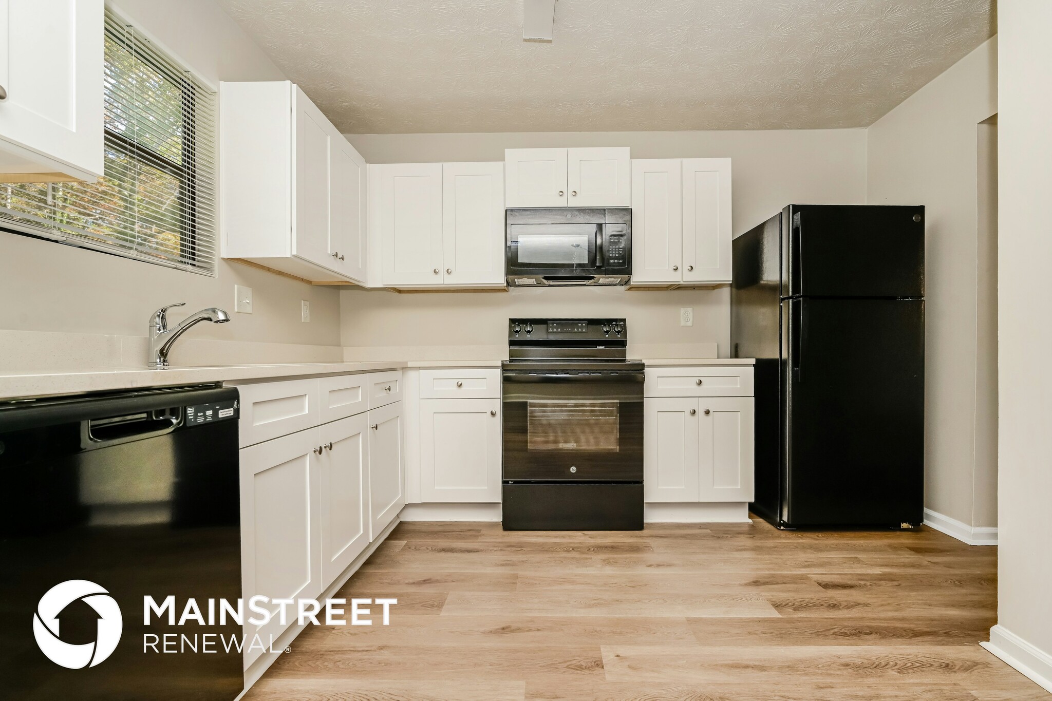 Building Photo - 4276 Old Lake Dr