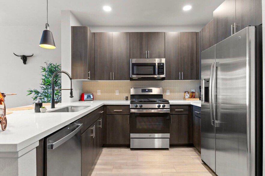 Building Photo - 400 N 2nd Ave