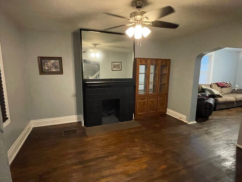 Building Photo - 4114 Grizella St