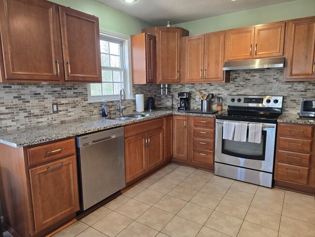 Building Photo - 2837 Bridgeport Dr