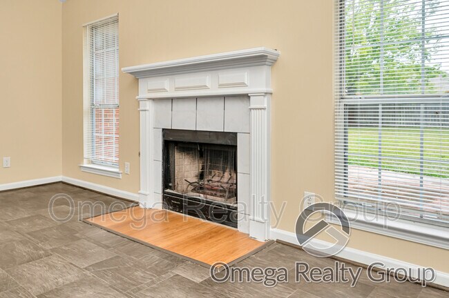 Building Photo - 6525 Foxleigh Ct