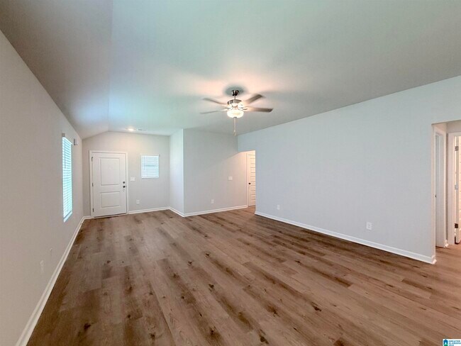 Building Photo - 132 Challenger Wy