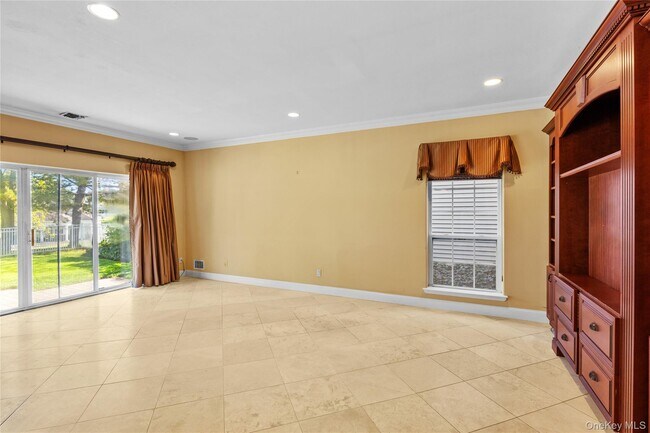 Building Photo - 169 Hamlet Dr