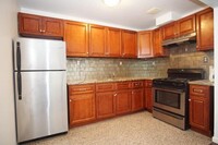 Building Photo - 3 bedroom in BRONX NY 10471