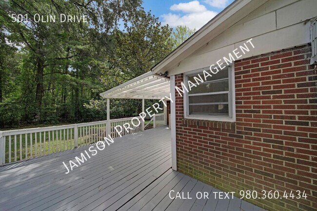 Building Photo - 501 Olin Dr