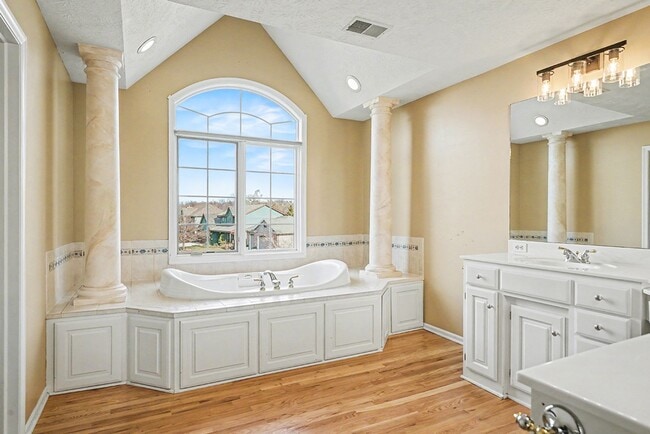 Building Photo - Spacious 4br/4.5 ba Home in Millard Mission Park Neighborhood. Huge Yard, 3 Car Garage