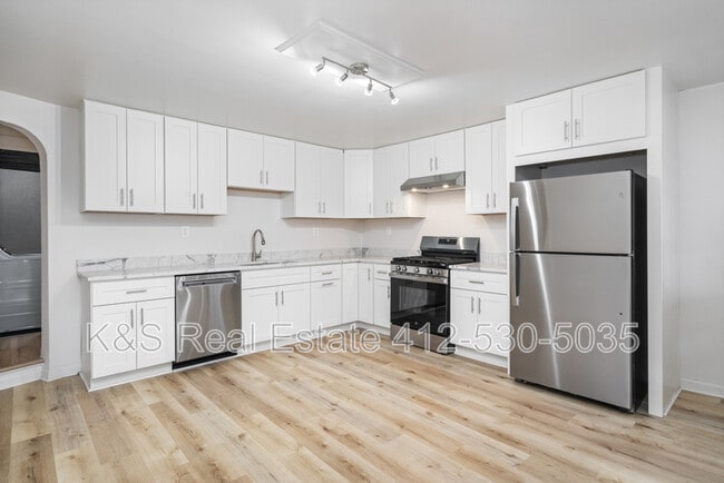 Building Photo - 2321 Spring St