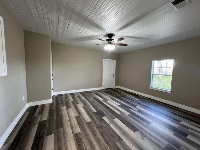 Building Photo - 14500 Old Troy Rd