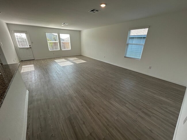 Building Photo - *MOVE IN SPECIAL* Modern 4-Bedroom Living with Community Pool Access!