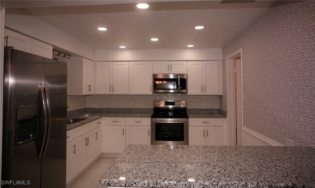 Building Photo - 289 Coral Dr