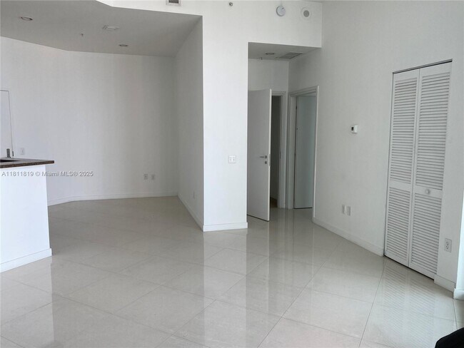 Building Photo - 300 S Biscayne Blvd