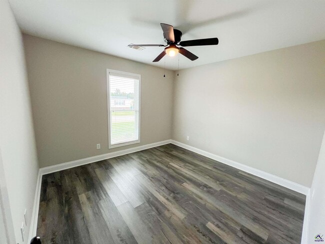 Building Photo - 202 Gunnison Way