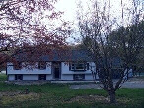 Building Photo - 4 Crestview Dr