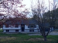 Building Photo - 4 Crestview Dr