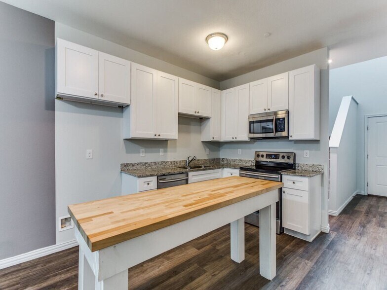 Primary Photo - 3316 Brambleton Hill Pl