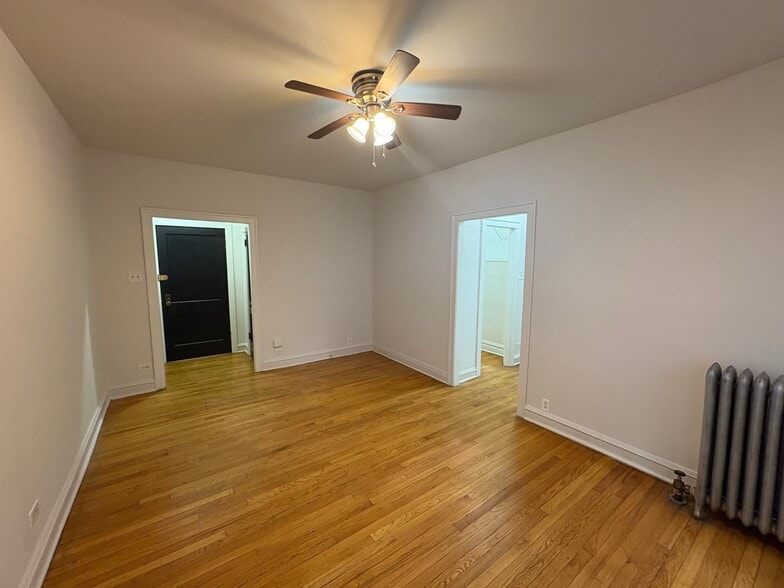 Building Photo - 824 S Austin Blvd