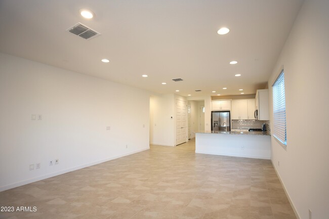 Building Photo - 9447 W Turney Ave