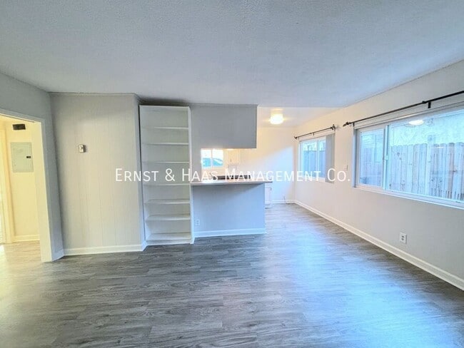 Building Photo - 3211 E Wilton St