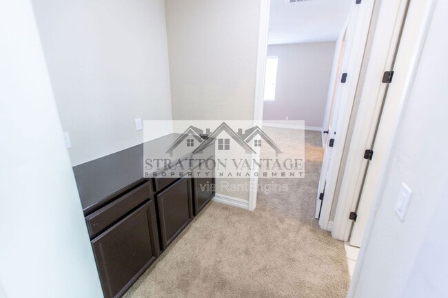 Building Photo - 2883 E Ebony Dr