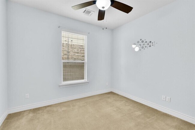 Building Photo - 6928 Donato Pl