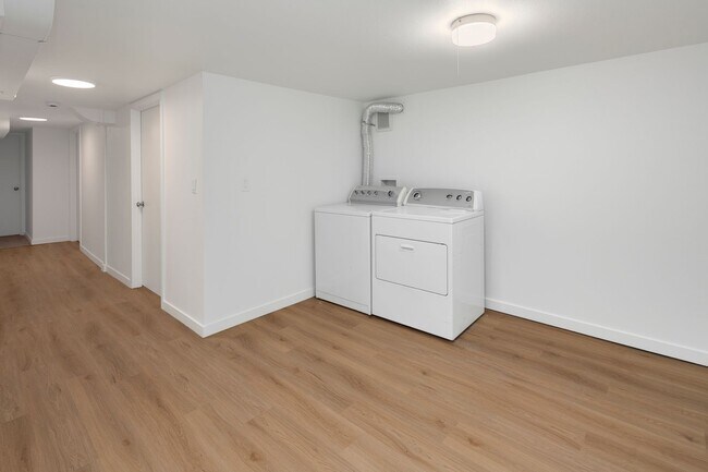 Building Photo - 5646 Ravenna LLC