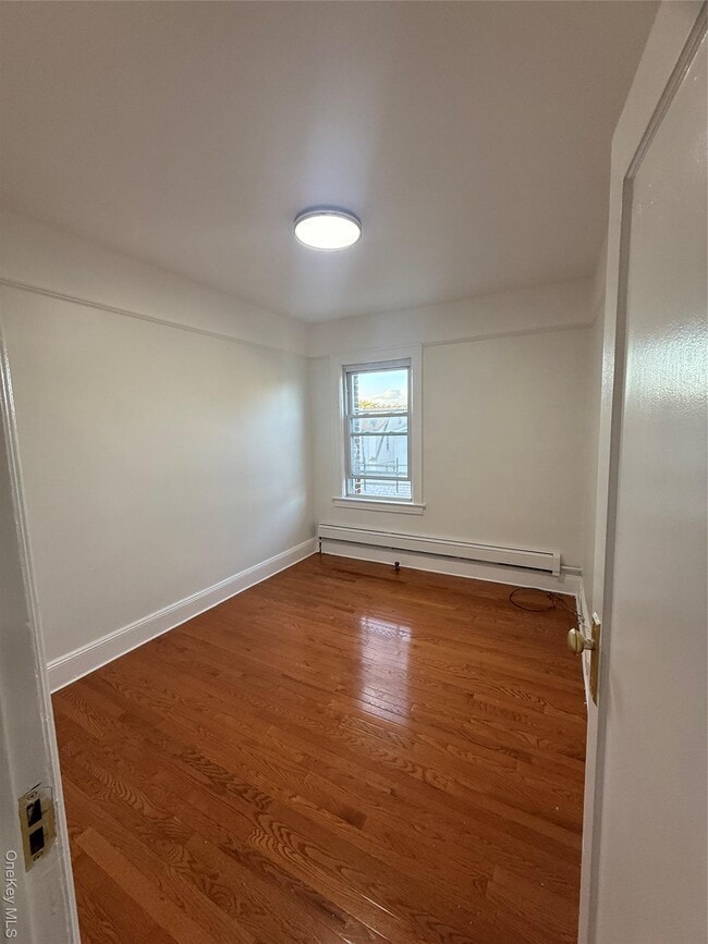 Building Photo - 160-17 84th Rd