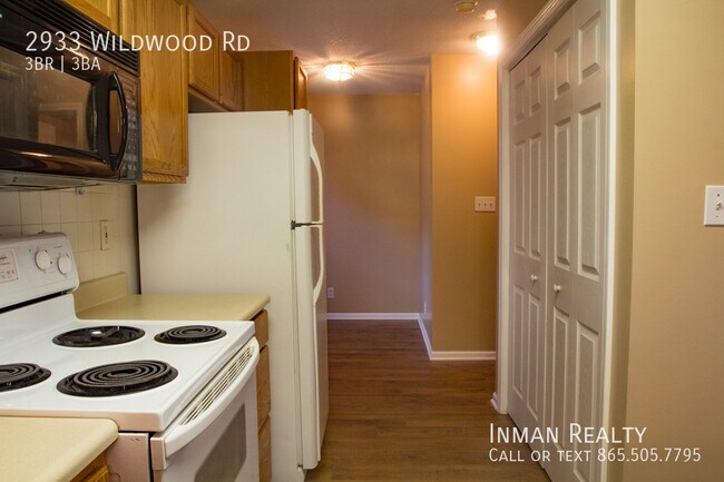 Building Photo - 2933 Wildwood Rd