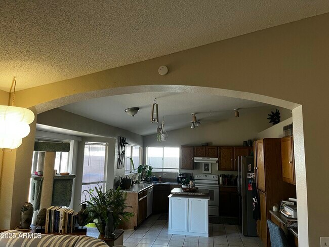 Building Photo - 8509 W Colter St