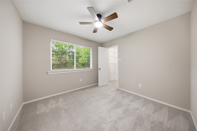 Building Photo - 21 Oldstream Ct