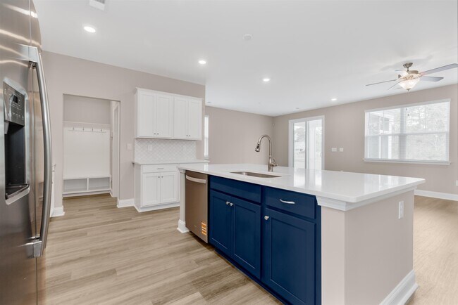 Building Photo - 7068 Shooting Star Way