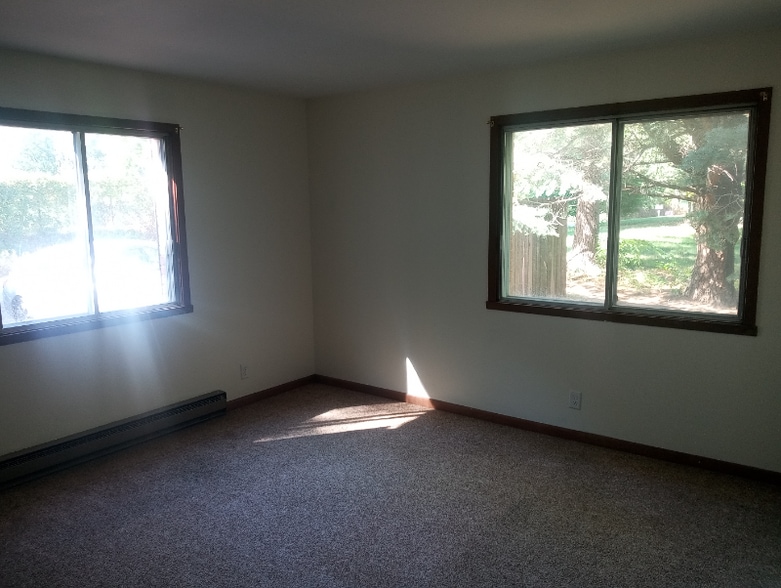 Building Photo - 2915 Park Terrace Dr