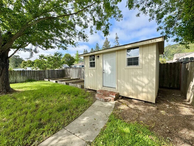 Building Photo - 3 Bedrooms, 1 1/2 Bathrooms, Classic Napa ...