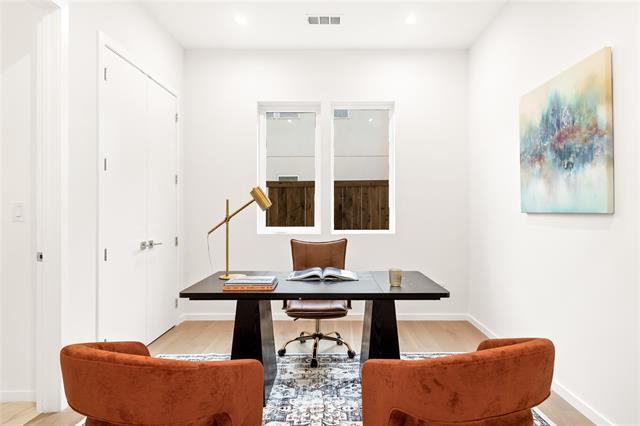 Building Photo - 828 McBroom St