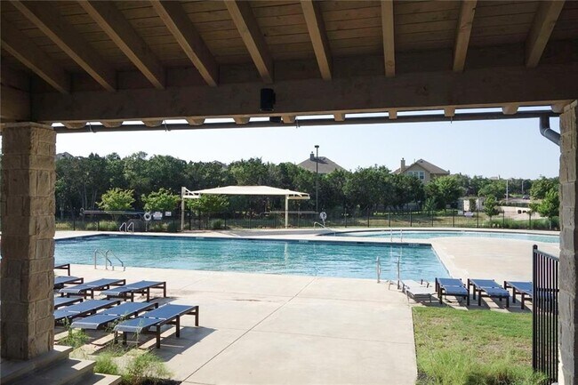 Building Photo - 3745 Bainbridge St