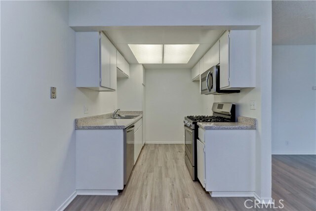 Building Photo - 207 W Marquita