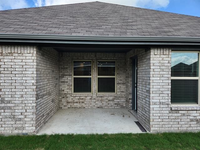 Building Photo - 222 Greenshade Ln