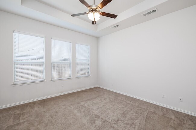 Building Photo - 336 Emerald Creek Dr