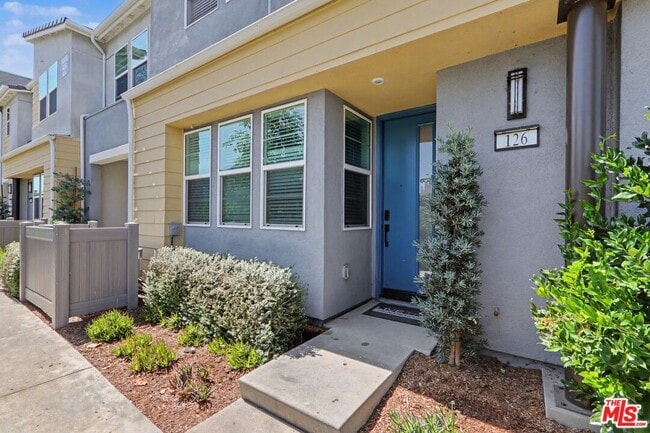 Building Photo - 126 Hazel Dr