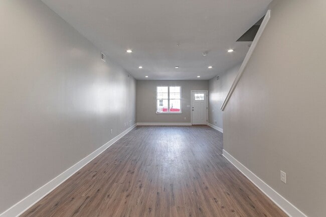 Building Photo - Three Bedroom Point Breeze Townhome w Roof Deck!